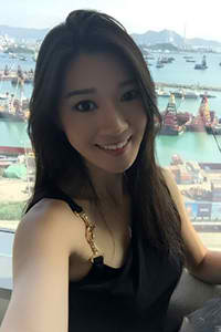 小向由美