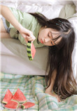 《年轻人观看》